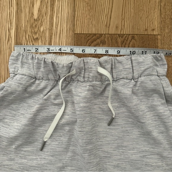 Lululemon On the Fly Skirt *Woven - Size 6 - Picture 11 of 14